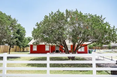 Dripping in Tranquility, Prime Spot, Heated Pool Hôtels à proximité de : Dreamland Dripping Springs