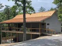 Spectacular Couples Retreat, Private Wooded Location, Dog Friendly, Fiber WiFi - Alphydda