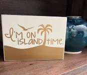 Island Time is the Best Time! 1BR, 1BA, Full Kitchen, Balcony, Pool, etc.
