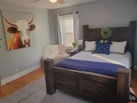 Beautifully Furnished 3 Bedroom, 1 Bath House close to the Hard Rock Casino!