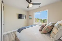 BLACK SHEEP INN Newly Constructed Suffolk #2 of 4 Units