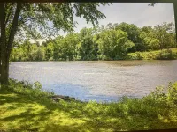 Wake Up to Water Views:Secluded 1 Acre Waterfront Retreat near New Paltz & Gunks