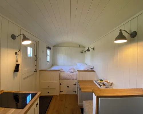 Sheldon Shepherd's Hut - Cosy Rural Retreat in the Peak District National Park Hotels in Bakewell