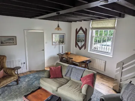 Charming two bedroom converted Chapel Отели в г. Melton Constable