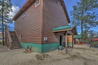 81C Cozy Cabin in Ruidoso Midtown!