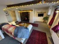 Grandma's Cottage Set in Lovely Mid-Devon. Ideal for Your Year Round Escape. Hotels in Cullompton