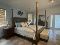 Pool, tiki hut, easy ocean access canal, dock, prime location 30m to Key West - WiFi