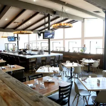 Flagstaff Treehaus:#1 300 5 Star Reviews! Forest Edge Continental - 10 Year Host