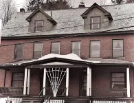 Welcome to River St House historical stay. 1500sq ft, 1/2 blk from river trails.