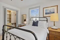 N Shore Bungalow-Close to St Joe, beaches, golf, wineries, 45 min to Notre Dame