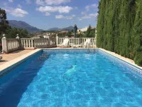 Beautiful detached villa set in lush  gardens, large private pool, sleeps 6 - Uima-altaat