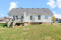 King Bed * Close to I-2 10 Miles to Ft Campbell
