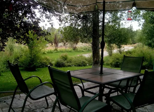 Private home, creek, pond, serene, quiet, breathtaking landscape