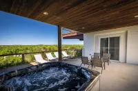 skyhouse Guadalupe Blanca +cliffside+pool+hot tub