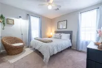 Entire 3BR/2BA w/King Bed centre of peachtree city