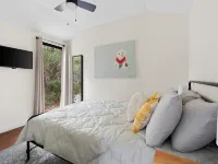 Tiny Cottage - Hill Country Hotels in Kyle