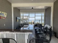Bayfront, Pool, Pier, 2 Hot Tubs!, Sandy Beach, Private, steps from beachfront