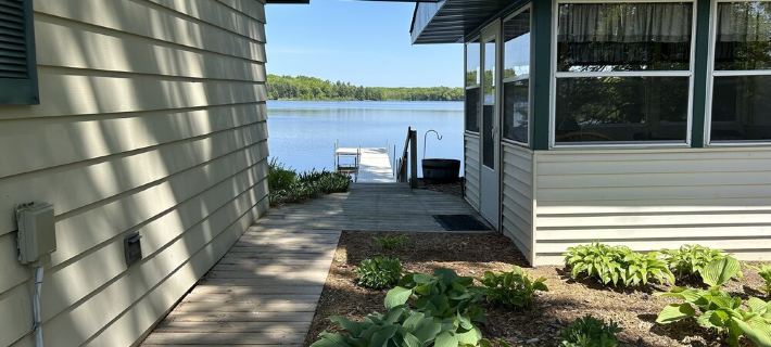 3 Bedroom house on peaceful clear water lake Hotels in Chippewa County