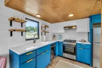 New Modern & Private Tiny Home on 21 acres