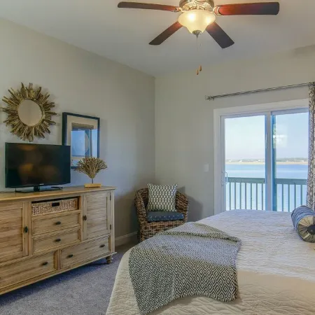 Best Views on the Island! Ocean, Waterfront, Boat Dock, Elevator, Pool, Fish!