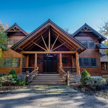 New Large Adirondack Lodge with Pond Waterfront and A/C