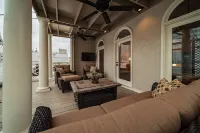 Luxury Historic 2BR/2BA Loft on North Main St Gvl