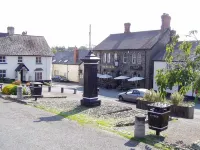 Charming Cottage overlooking the square in Chittlehampton Village
