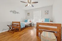 ★Come. Sit. Stay. Play.★ ☼SUNROOM☼ ♥MTB GOLF LAKE♥