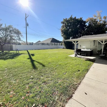 Orem Lower Level Apartment w/ Hot Tub access! 6 minutes to Provo Canyon