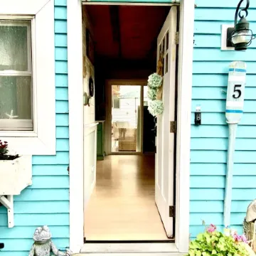 Turquoise Cottage - Indoor Pool,Hot Tub,Bring Your Pup,Short Walk to North Beach