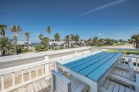 Texas Paradise! Enjoy sunrises, sunsets & waterfront views in one place.