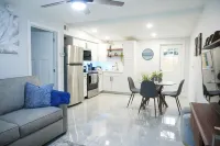 Cozy 1 bedroom suite-apartment.