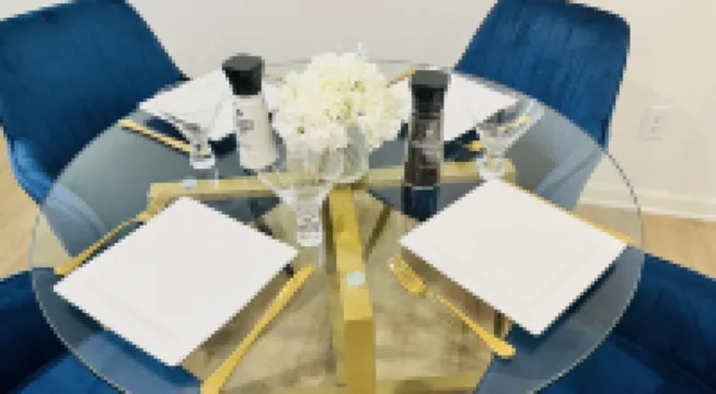 "Blue Belle"-A Magestic Modern Retreat w/ King Bed