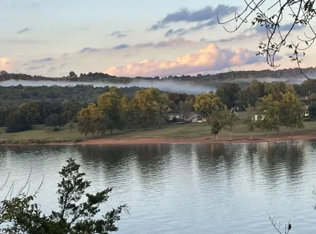 House with Lakeview & Hot Tub
