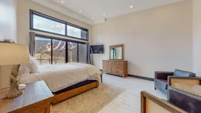 5 Bedrooms 5 1/2 Bath Ski Area Views, Walk to Skiing, Huge Common Space & Decks!