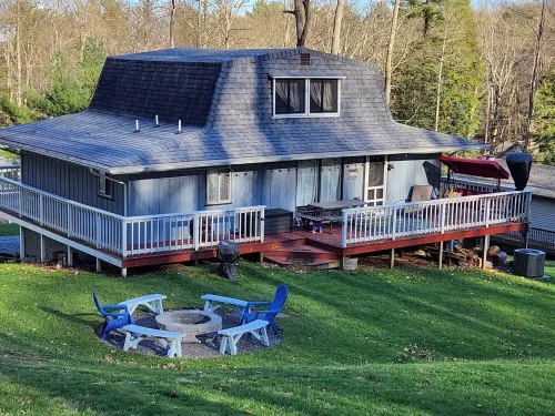 Lovely 3Br/2BA Lakehouse Retreat in Gated Dubois, PA—Near Beach, Woods & Privacy