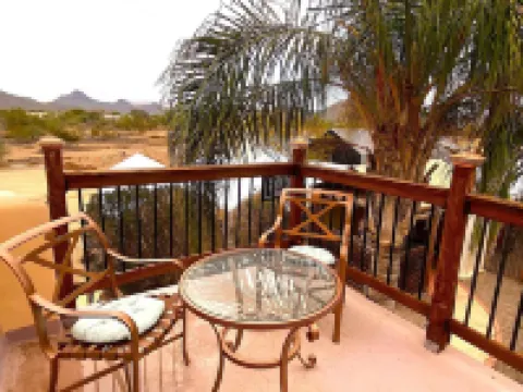 Cozy Casita, overlooking Senoran Desert Reserve, Cave Creek