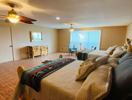 V&R Sky Ranch~Hot Tub~Starry Skies~Dry Sauna~