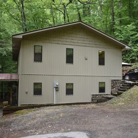 Beautiful River/Waterfall Cabin 13 miles to Helen  6 miles to Hiawassee
