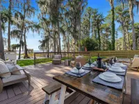 Modern LAKE HOUSE on Lake Santa Fe near Gville/UF Hotels in Bradford County