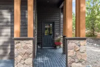 🌄Luxe House - NEW game room, hot tub, firepit, private retreat 🌄