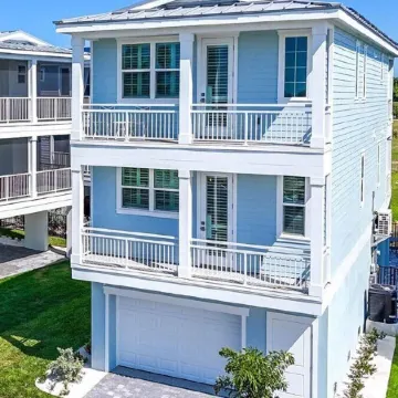 Bayview Pointe! Luxury 3 bedroom home! Near Anna Maria island with heated pool!