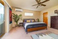 NEW HOT TUB under the Stars, Sunset View, Pets, EV Charger, Chef’s Kitchen