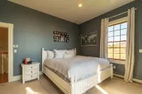 GORGEOUS HOME w/FANTASTIC VIEWS-10 MINS TO CAMDEN!