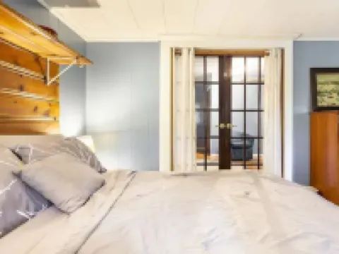 StarryPinesCottage w Cedar Sauna Steps to Trails Hotels in Catskill