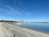 Oyster Shack by the Bay / 4 minutes to Morehead City Waterfront/Big Rock Landing Hotels in Morehead City