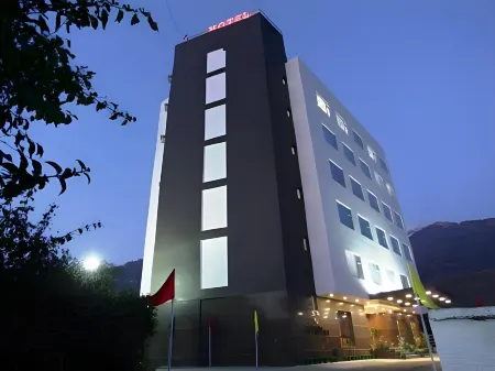 Lemon Tree Hotel, Katra