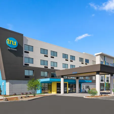 Tru by Hilton Portland Airport