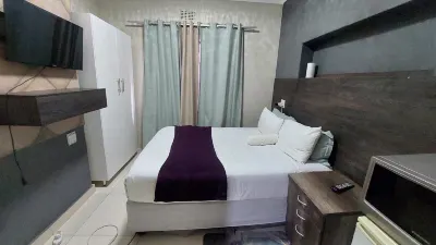 Latona Guest House