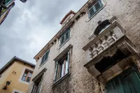 Palace Tartaglia Hotels near Game of Thrones - GoT - Rebellion of Slaves in Meereen - S04S04